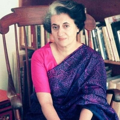 mukesh_Joshi86's profile picture. वो अक़्ल-मंद कभी जोश में नहीं आता,
गले तो लगता है, आग़ोश में नहीं आता।