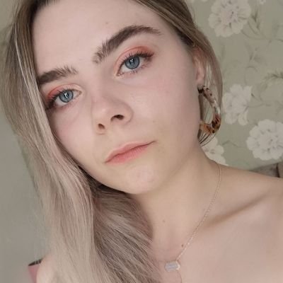 SophieIsPale's profile picture. https://t.co/cbWcl4GDmy
YT: SophieIsPale