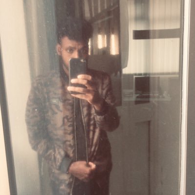 aron_y96's profile picture. Internet Business. SD