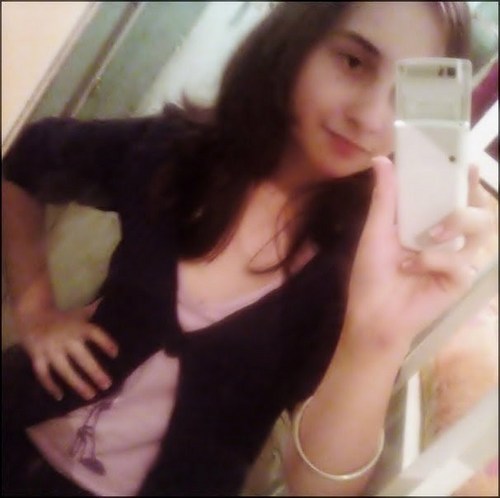 Queem sou eu ?[/pergunta de filosofo KK '.Umα pequenα pessoα, com sonhos de umα grαnde meninα!Vivendo num mundo surreαl e estressαnte tentαndo αpenαs ser feliz!