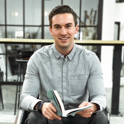 PodcastReserve's profile picture. Co-Founder of Podcast Reserve - A resource for young professionals passionate about leadership development and personal growth | 🎙and 📚 recommendations 👇🏼