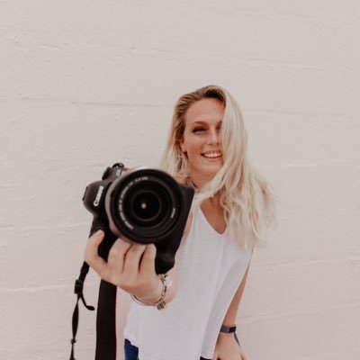Lifestyle photographer based in Tampa, Florida. Just wanting to help people and capture their most precious moments.