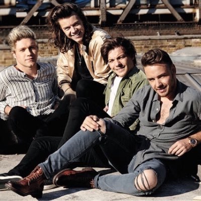 Official Twitter For @OneDirection info. Team1DHQ IG: https://t.co/XrUk4hZPL9