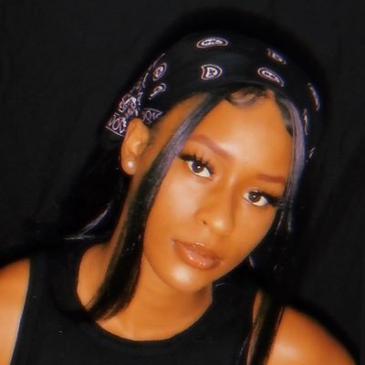 ZniahN's profile picture. Self Love and Confidence 💛