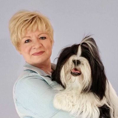 Animal Communicator,Connecting with people & animals beyond the tangible. 
Living with Polish Lowland Sheepdog and Lhasa Apso 🐾