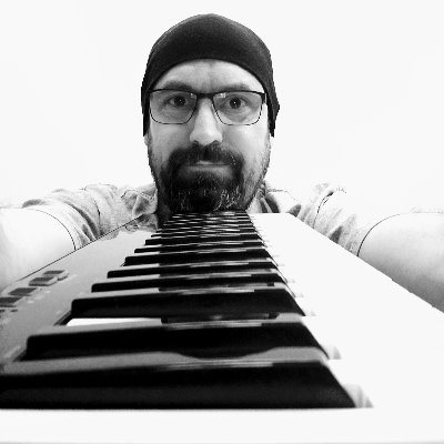 zulumika's profile picture. Piano, Whisky, Mass Effect.  Une beurrée de nuance sur mes toasts le matin, ça m'aide à passer la journée.  Essayez vous aussi voir...