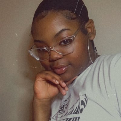 UhNaiya's profile picture. Follow my business page on insta @ A.Belle_llc 💜✨