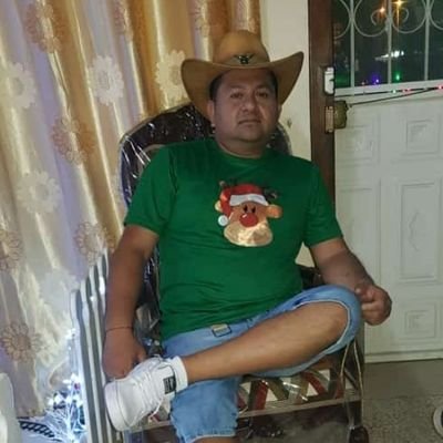 YntriagoV's profile picture. my hijos