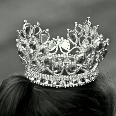 Homeschool mom of 1 spunky karate loving boy and 1 pageant queen girl!