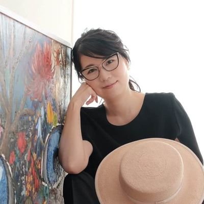【洋服のようにメガネ・帽子を着替える✨】をコンセプトに、ヒアリング重視のナチュラルなメガネ・帽子コーデで売上&成婚率アップに貢献/独自理論を系統立てたスタイリスト向けメガネ帽子のスタイリングカレッジ主催/記事監修・取材等、企業様の案件お待ちしてます! 文鳥さん💕