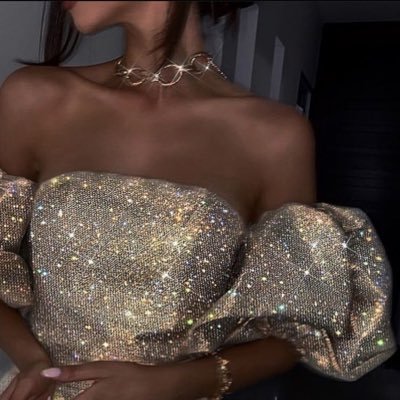 juliatrying's profile picture. That’s a page i’ll write what i think in the moment and see how many stupid thoughts i have in a few years :)