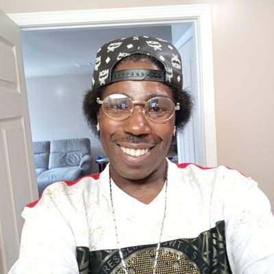 Charlie32554253's profile picture. my passion for singing karaoke