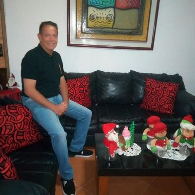 % 100 fanático de los leones del caracas y sueño con un país libre de violencia e impunidad