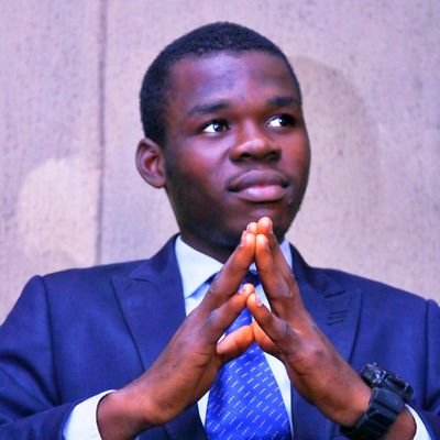 Tech-Founder @Ewehouse, Copywriter, Strategist, Entertainer, an online marketer who has a keen eye in print design and creative artworks.