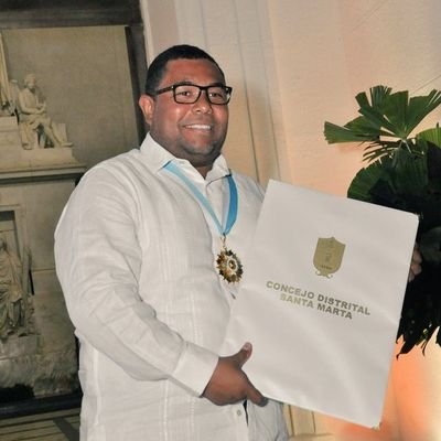 Hijo de Dios / Abogado Administrativista / Contralor Distrital de Santa Marta 2017 - 2019.
¡Más Samario que el Morro!