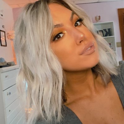 KleehKenadee's profile picture. 