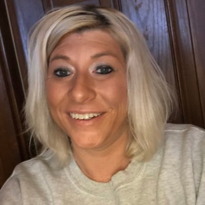 AimeesueNevitt's profile picture. 