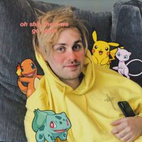 This is a Michael hug for you 💛(@freemgchugs) 's Twitter Profileg