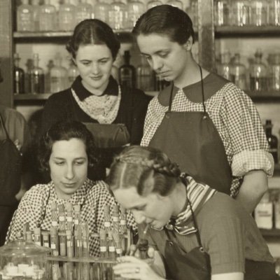 Un projecte de humanitats digitals i divulgació científica de @PalaudeCervero i @SCHCT per a una nova història de la ciència, la tecnologia i la medicina.