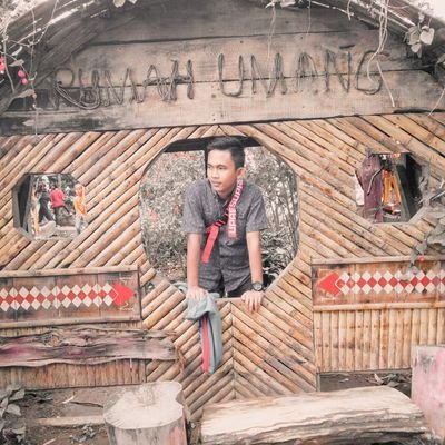 febri_harefa's profile picture. entah kapan:(