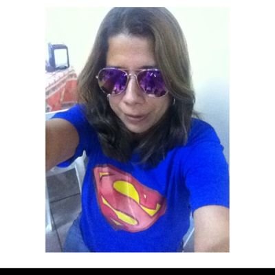 su_arteal's profile picture. Mujer actual siguiendo tendencias