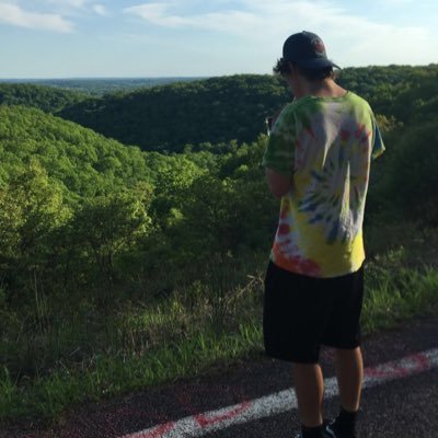 21 year old streamer on twitch. Just trying to live life. I’m here for a good time not a bad time. So, don’t kill my vibe. 🤙🏻 (twitch affiliate)