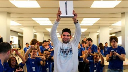 ALLambrich's profile picture. Vicepresidente de la Asociación Podcast, editor en iSenaCode.  Crítico con la tecnología y los videojuegos. Miembro de @menfrentadas y @backttgame