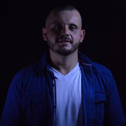 Licenciado en Educación, locutor católico y catequista.
🇸🇻