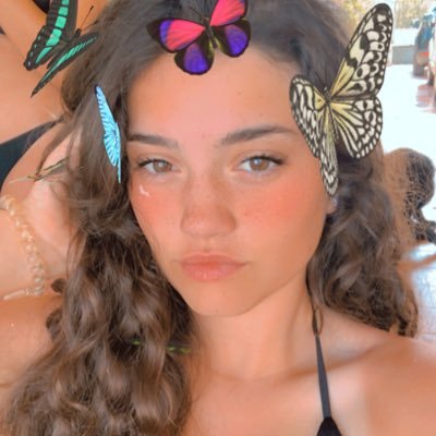 👸