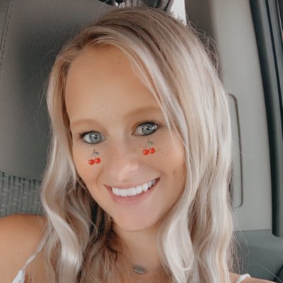 kenziee_bug's profile picture. one day you will learn to give & receive love like an open window & it will feel like summer everyday