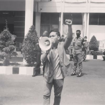 Berani melangkah maka berani untuk resiko
Siap melawan jika ada kejelasan tidak pernah ada
Gmail:sandrayadiksp@gmail.com
Wa:+6282276401511