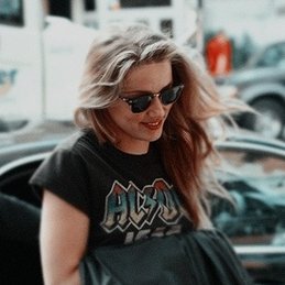 — Я за себя. Всегда! Возможно, это выгодно и для Вас.