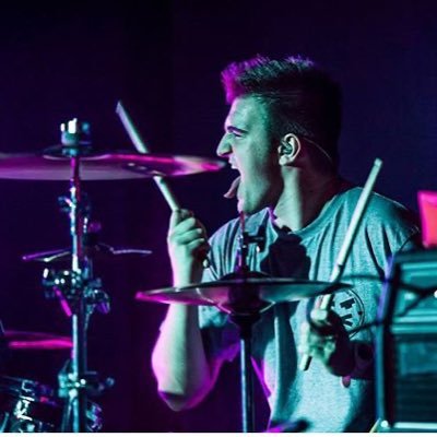 julenarbiol's profile picture. 🥁Drummer Recycled J/ Hens/Dinero