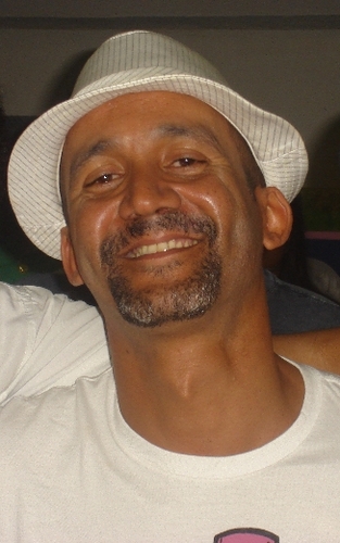 Mangueirense Sadio (mangueirense nunca é doente!), blogueiro, invocado, totalmente zen paciência, e comigo é papo reto...eu MANDO NA LATA!