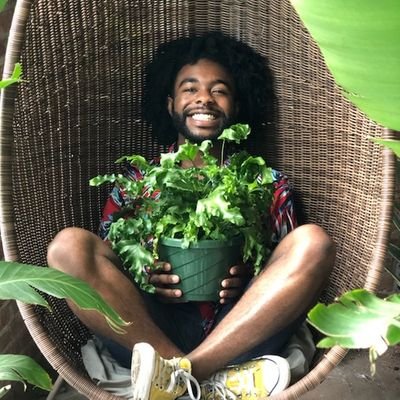 I'm Raaziq (he/him/his)!!!  
Proudly Black ✊🏾✊🏿✊🏽 Proudly Queer🌈 
In ❤ With All Things Botanical! 🌱🌷🌿
Join me on this joyful journey! 🌻🌺🌵