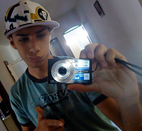 matheus_marty's profile picture. idade: 16 | Signo: Leão | Data de Nascimento: 23-07-1994 | Estudante, Trabalho numa Fábrica de Calçados Femininos
perfil 02: http://t.co/zRmtbelc6W