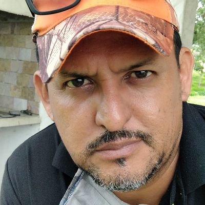 TSU.. UNES, cantante y compositor de nuestra musica ...orgulloso del estado mas dulce YARACUY ..
