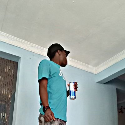 hiphop/rap guru💿 🎹 sthembeleluthuli@gmail.com
GI:Brix_jobe
lowkey 📻📷🎶🐐📶 R.I.P GUCCI 😇