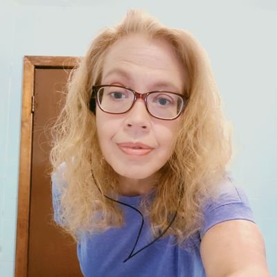 blitin's profile picture. Are you a 1 or a 0?
Social anxiety LT social media anxiety