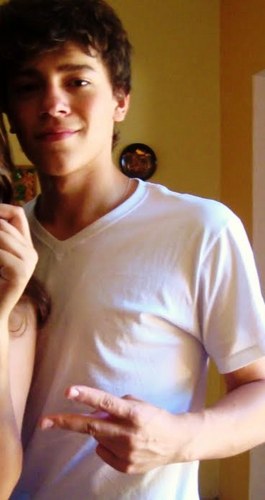 felipeeemachado's profile picture. 