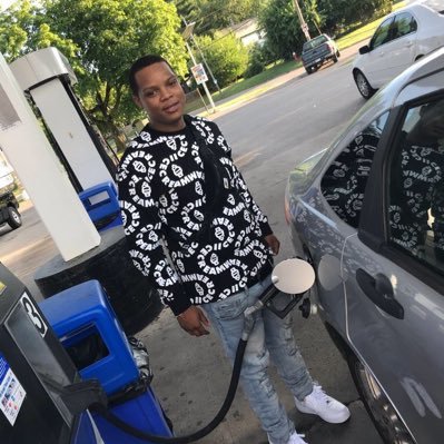 On my road to riches it's just a lil traffic! 💰#RIPBigMoe -#RIPShitShit 💯I Do it for y'all #SelfMade #FreeKingMe upcoming artist from #ElyriaOHIO......21