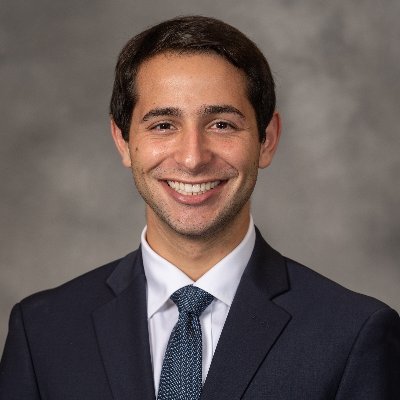 👁️ PGY4 @umichmedicine & @UMKelloggEye | @umich undergrad & @UMichMedSchool alum 〽️ | Co-founder of @TheLens_oph 📧