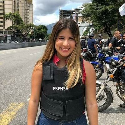 VENEZUELA🇻🇪
• CNP 25611
• Periodista
• Reportera
• Locutora y productora
• Política| Suceso| Sexualidad| Investigación