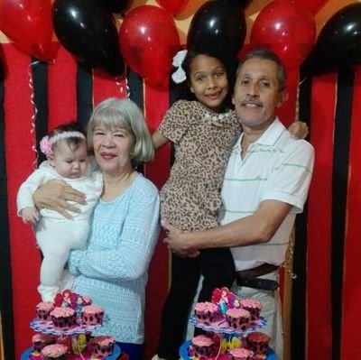 nayibali's profile picture. 