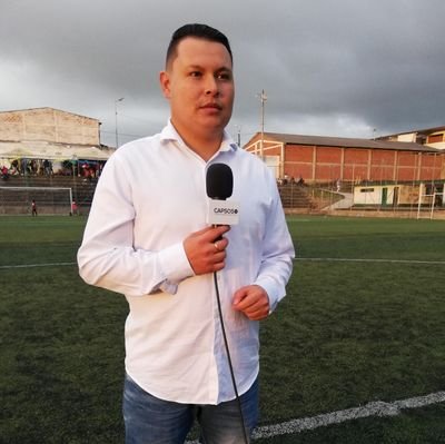 Comunicador social y Periodista🎙️| Deportes | @CapsosTV | Padre de una hermosa nena DM | Amante de la fotografía y la lectura | Atlético Nacional.