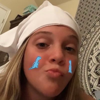 HuggableB's profile picture. Oklahoma 📍
14 y/o 🤪
LG(B)T 💜
Single 😔