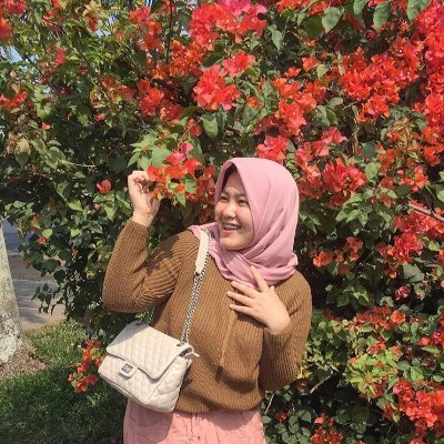 nailaars's profile picture. 