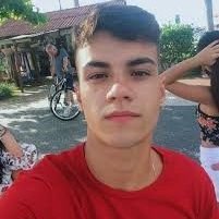 Se escolhemos o artificial  ou o superficial para nossa vida, será isto que vamos ter de volta.  O grau de frustração que vivemos é a medida dessas escolhas.