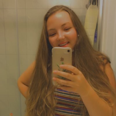 Paige_Ghesquire's profile picture. nwm ❤️| ❤️💛🖤