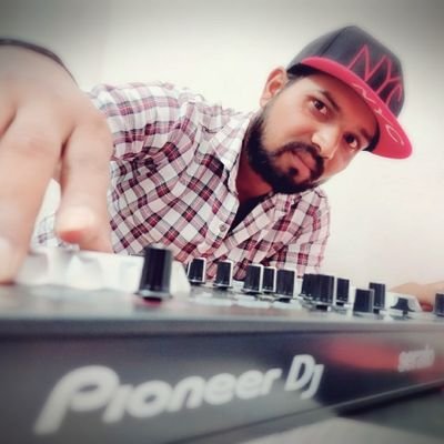 I am a simple boy and the beat thing is music is my life if you want dj contact me.
